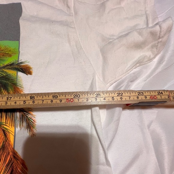 Fashion Nova Large Miami South Beach T-Shirt Mens Cream Excellent Graphic Tee - Picture 5 of 6